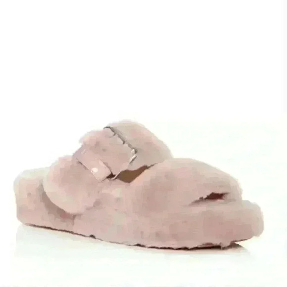 UGG Women's Fuzz Yeah slippers or sandals - Picture 1 of 9